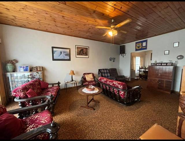 4 BEDROOM HOUSE FOR SALE IN WESTDENE